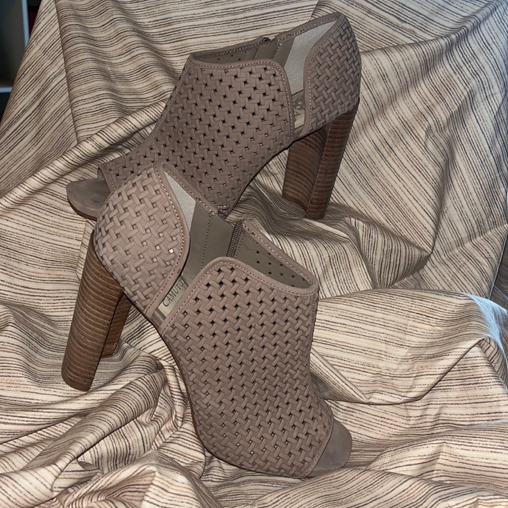 Vince Camuto peep toe 4" heel ankle boots